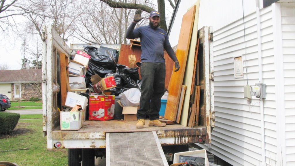 Declutter Your Life: Discover the Many Advantages of Junk Removal Services